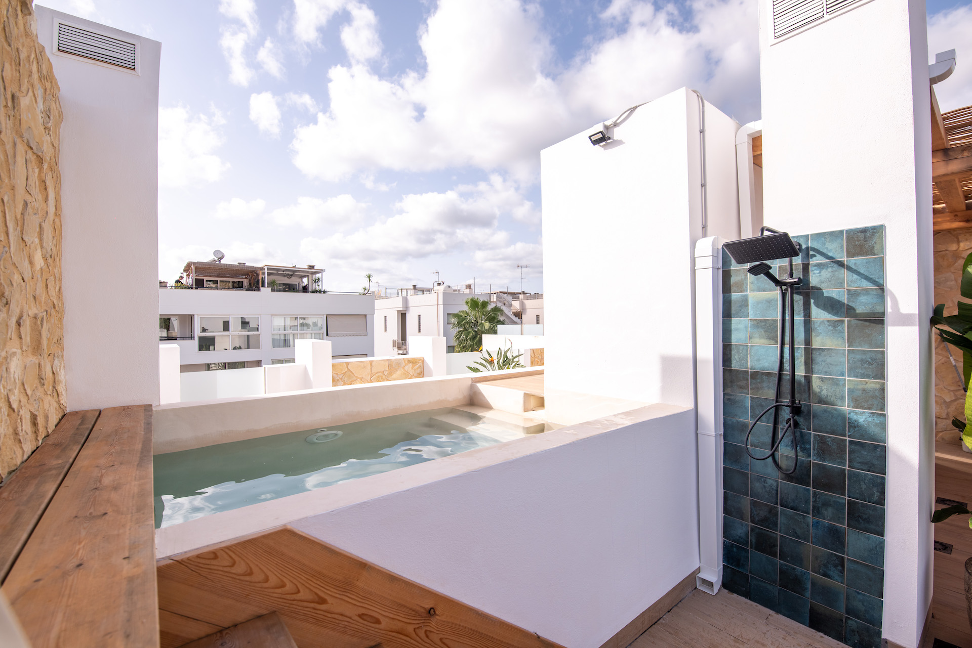 Resa Estates Ibiza sale venta penthouse jesus pool and shower.jpg